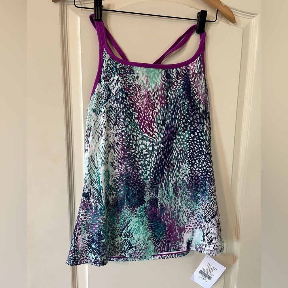 New! Fabletics Racer Back Tank multi colored, women’s size medium - Picture 6 of 10